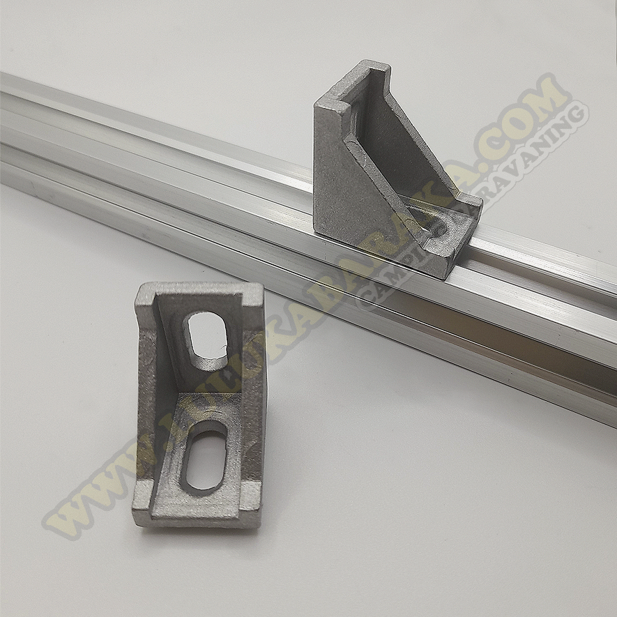 Grand carré pour profilé en aluminium